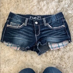 Plaid pocket Rue 21 shorts